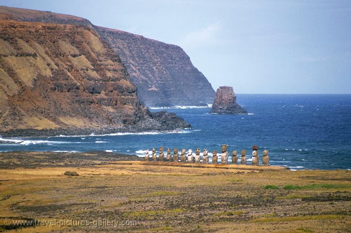 Pictures of Chile- Rapa Nui- Easter Island - Ahu Tongariki, cliffs of the Poike Peninsula