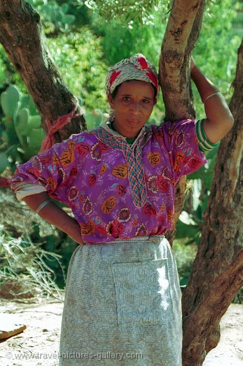 Pictures of Morocco -  local woman, Berber village near Marrakech
