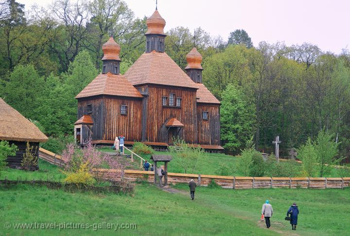 Pictures of Ukraine - Kyiv (Kiev), Pyrohovo Museum of Folk Architecture