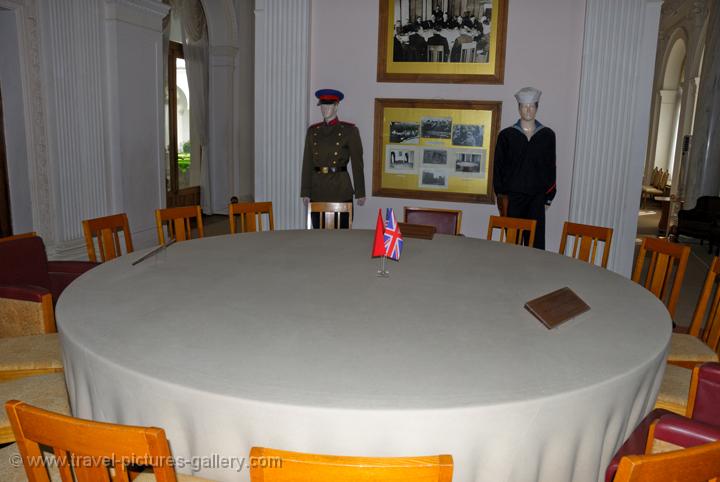 Pictures of Ukraine - Yalta, Livadia Palace, conference table