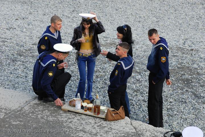 Pictures of Ukraine - Yalta, waterfront picnick, sailors and their freinds