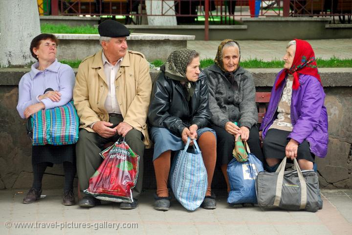 Pictures of Ukraine - local people in the town of Chernivtsi (Chernovtsy)