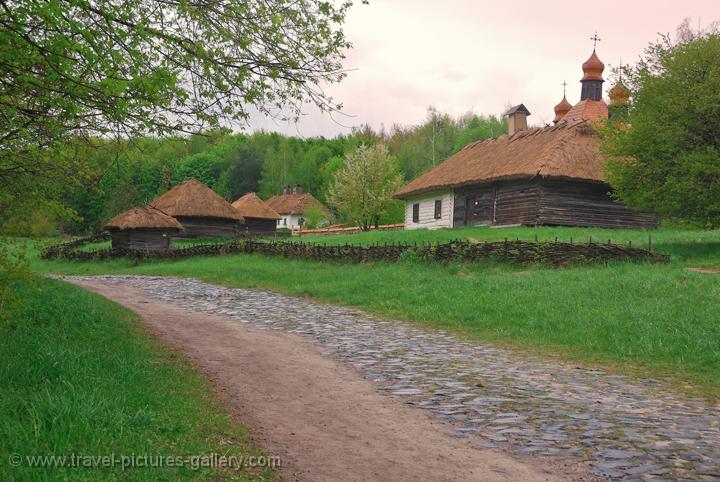 Pictures of Ukraine - Kyiv, Pyrohovo Museum of Folk Architecture