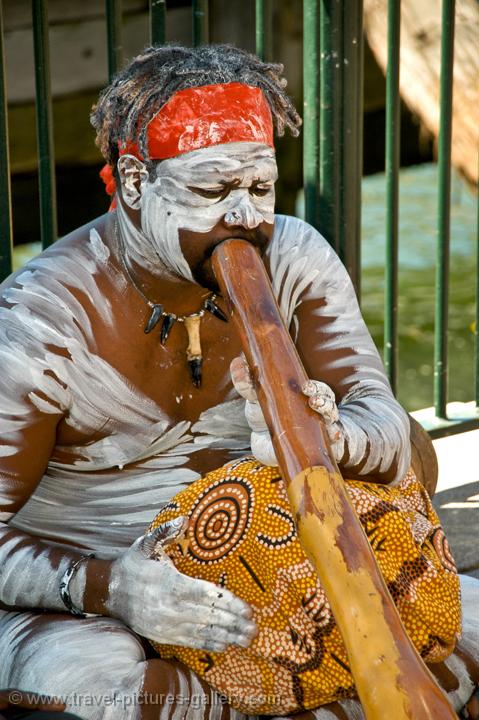 Pictures of Australia - Sydney-0071 - Aboriginal musician playing the ...