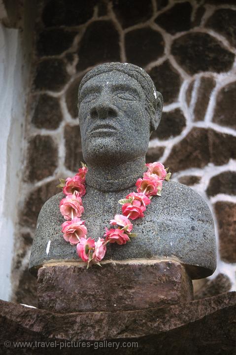 ancestor statue, Hanga Roa