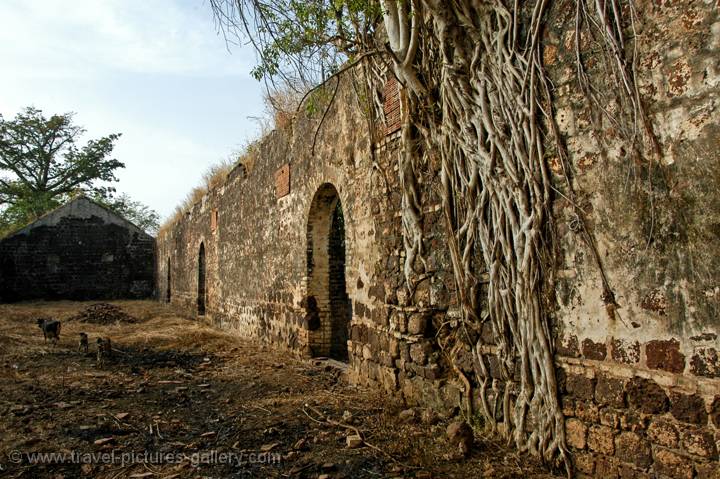 Pictures of Gambia-0067 - the former Georgetown slave house, Janjanbureh