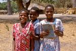 Malawi, girls going to school