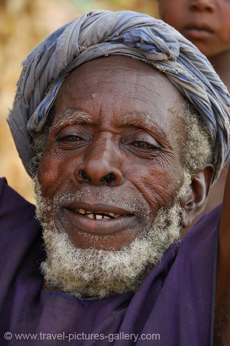 Mali - Dogon Valley - smiling old man, Dogon People
