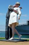 Sailor kissing his girl goodbye, Embarcadero

